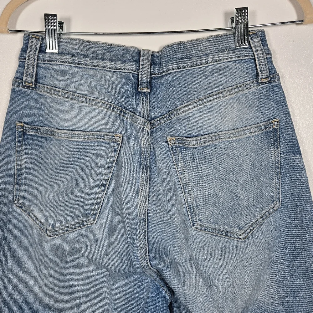 Arizona Jeans Co. High Rise Mom Jeans Blue Denim Juniors Size 9